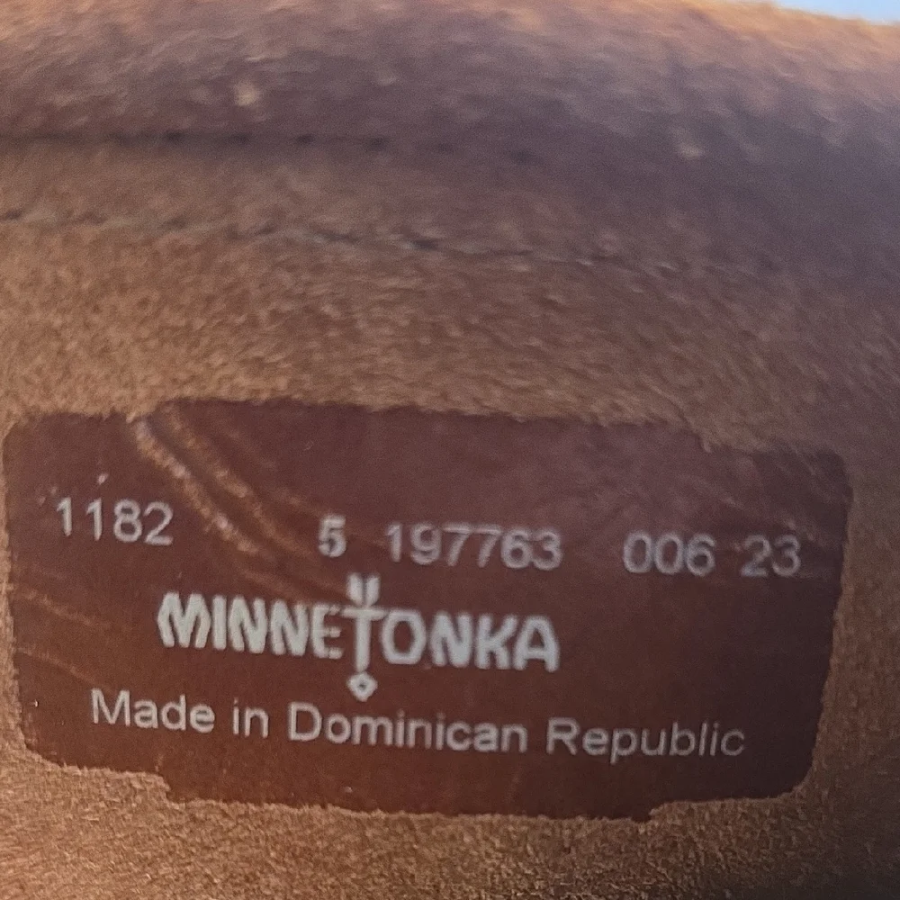 Minnetonka Brown Suede Fringe Kids Moccasins, Soft Sole, Size 5